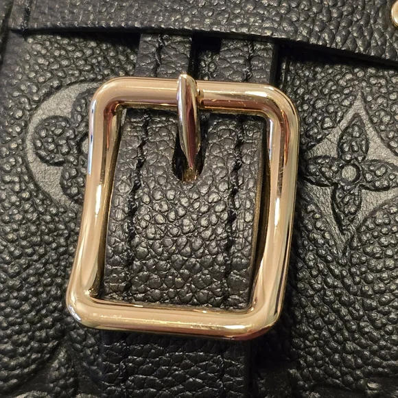 Louis Vuitton Boite Chapeau Souple MM Crossbody Bag - Picture 15 of 17